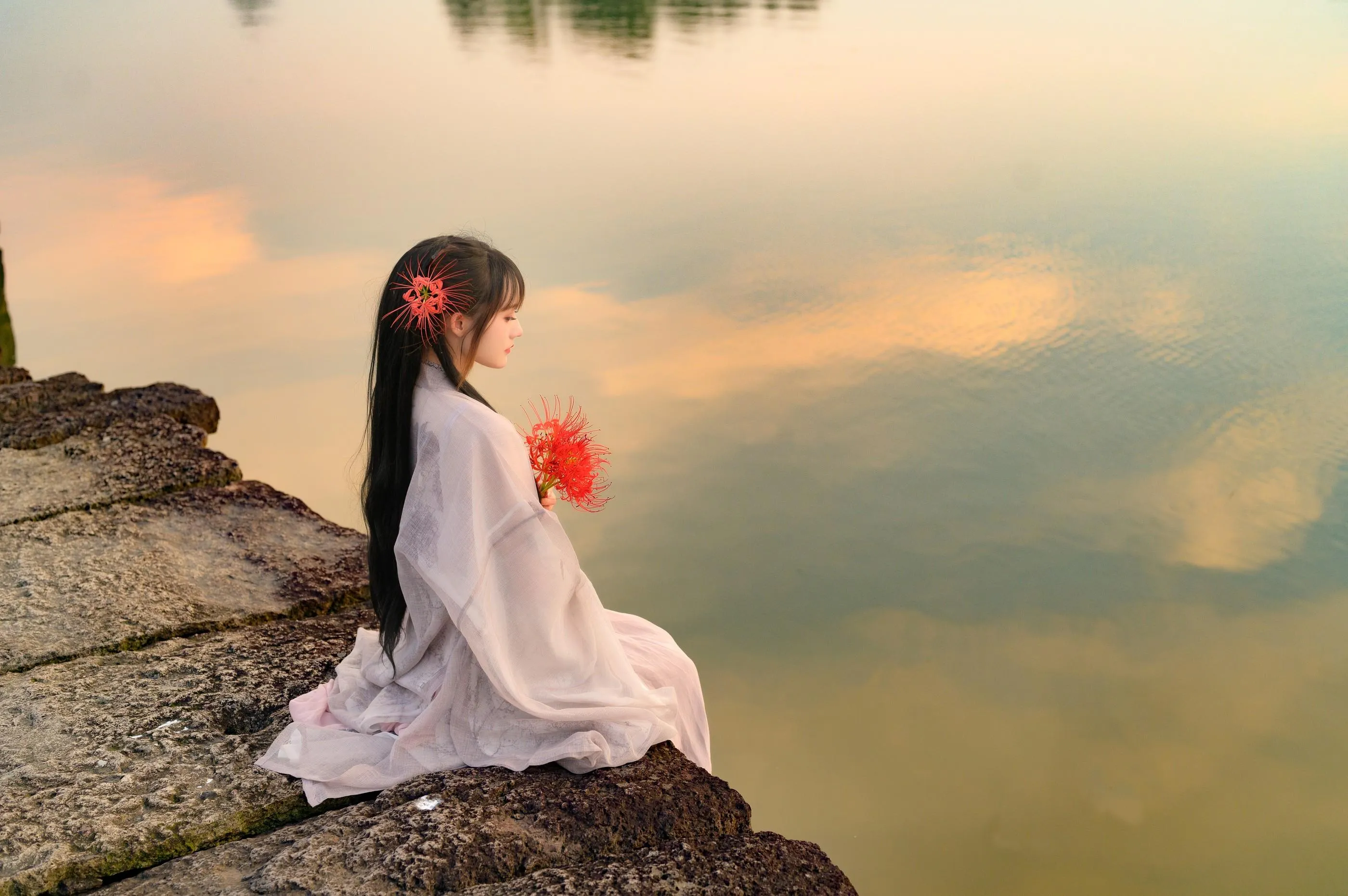 [YITUYU艺图语]2022.07.15 暮空照水 兔子Zzz不吃胡萝卜 [32P]插图2